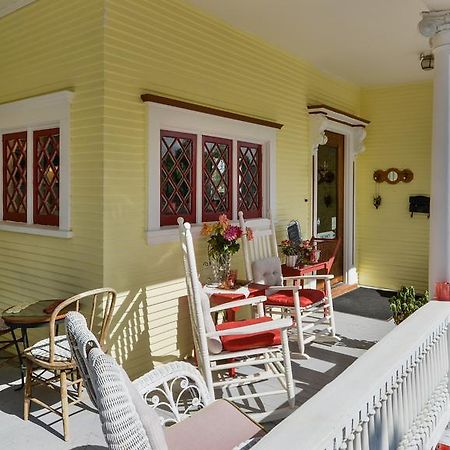 Joshua Inn Bed & Breakfast Холистър Екстериор снимка