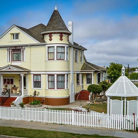 Joshua Inn Bed & Breakfast Холистър Екстериор снимка