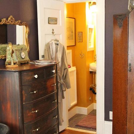Joshua Inn Bed & Breakfast Холистър Екстериор снимка