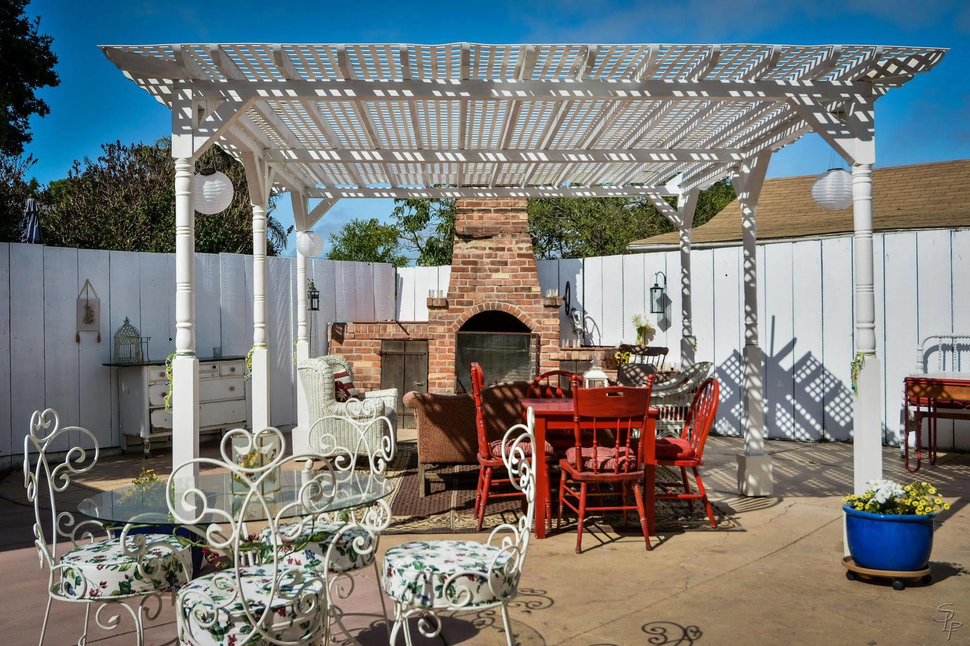Joshua Inn Bed & Breakfast Холистър Екстериор снимка