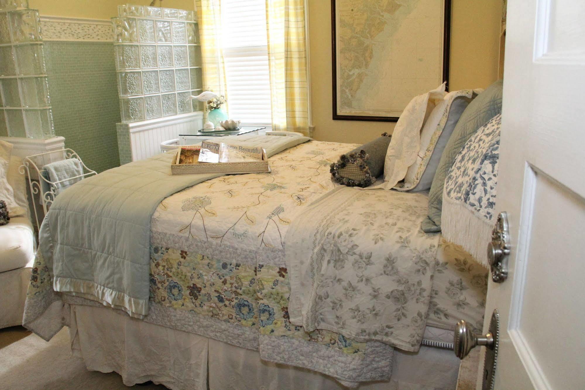 Joshua Inn Bed & Breakfast Холистър Екстериор снимка